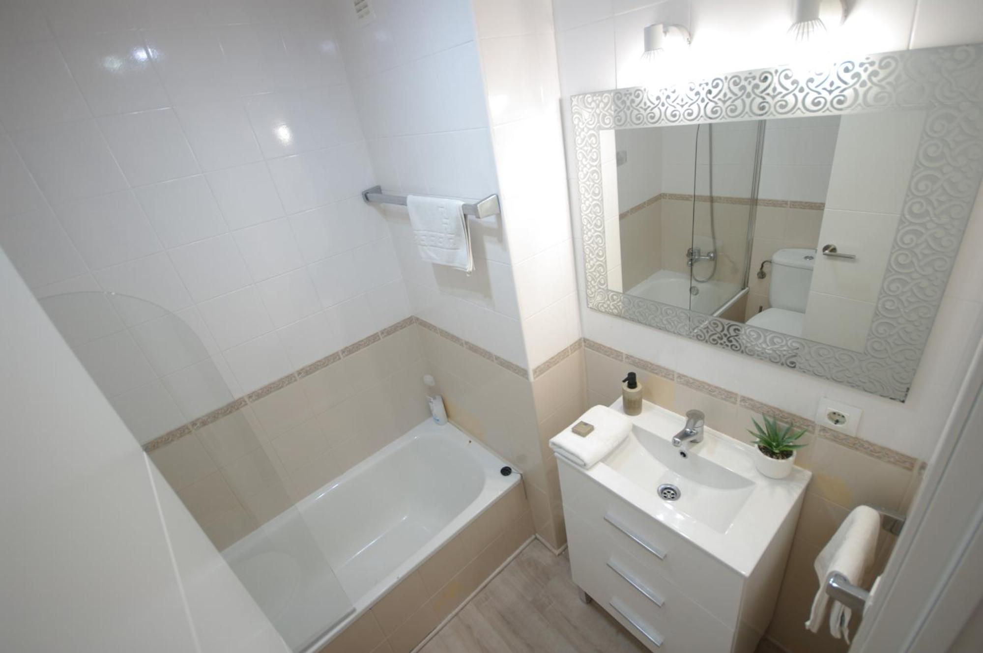 Livingtarifa Apartamento Agaporni Екстериор снимка
